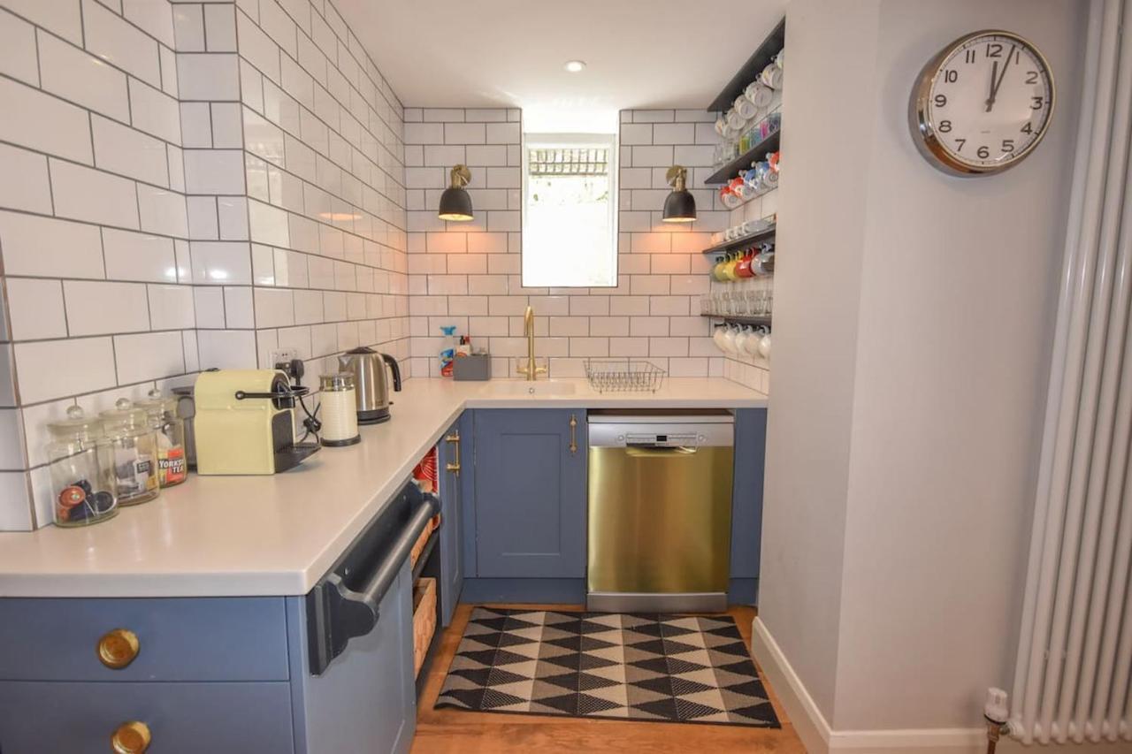 Arden Villa, Sleeps 8, Moments From The Golden Sandy Beach Of Ryde Ryde  Exterior photo