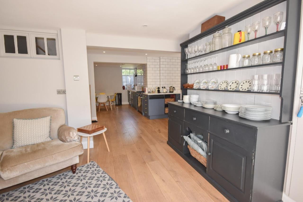 Arden Villa, Sleeps 8, Moments From The Golden Sandy Beach Of Ryde Ryde  Exterior photo