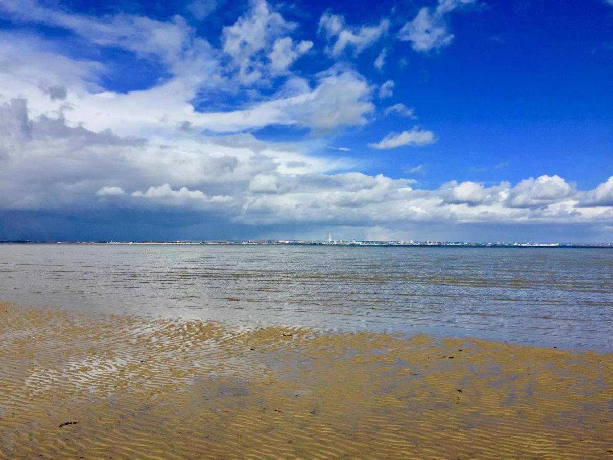 Arden Villa, Sleeps 8, Moments From The Golden Sandy Beach Of Ryde Ryde  Exterior photo