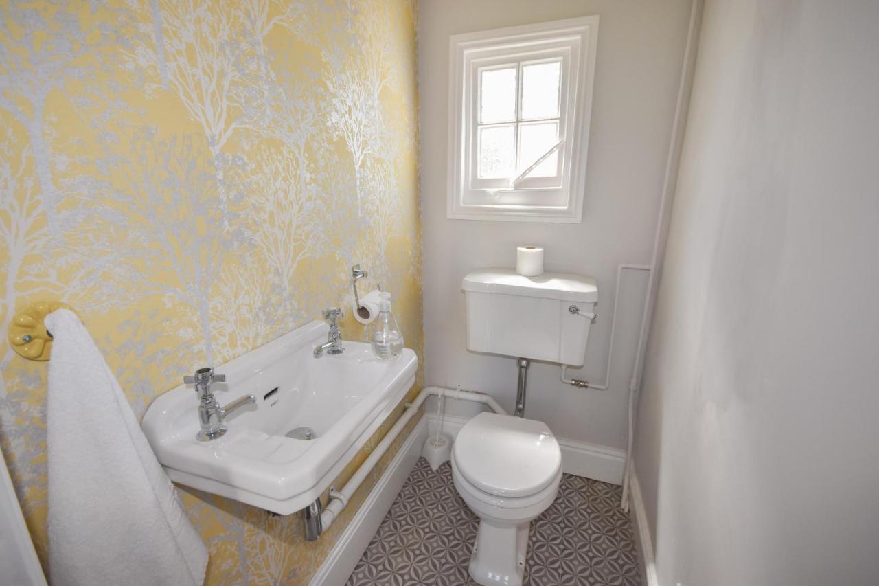 Arden Villa, Sleeps 8, Moments From The Golden Sandy Beach Of Ryde Ryde  Exterior photo